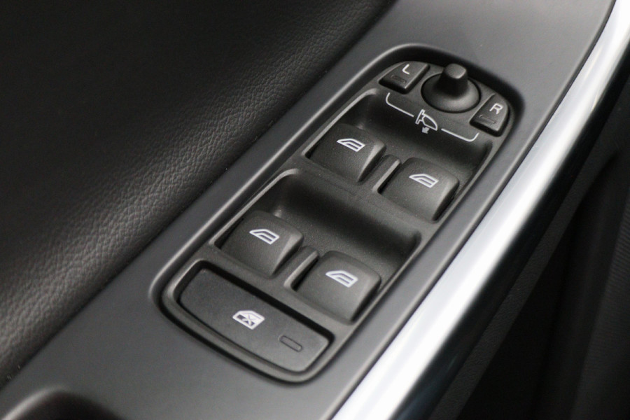 Volvo XC60 2.0 D4 FWD R-Design