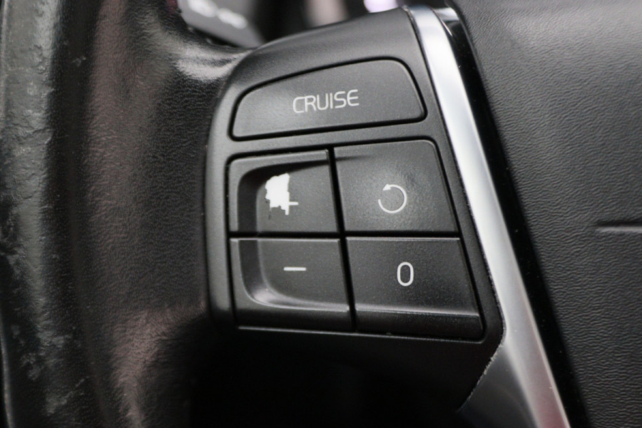 Volvo XC60 2.0 D4 FWD R-Design