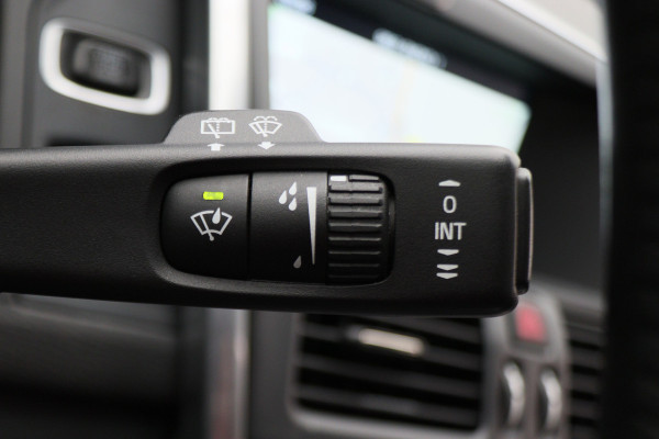 Volvo XC60 2.0 D4 FWD R-Design