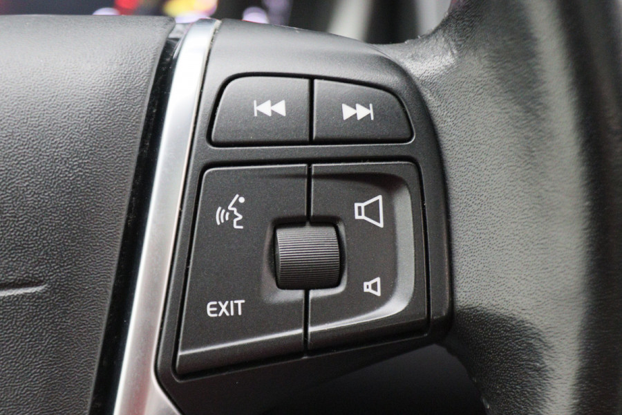 Volvo XC60 2.0 D4 FWD R-Design