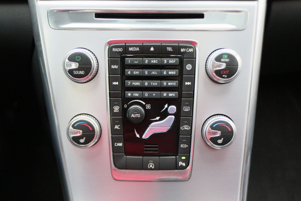 Volvo XC60 2.0 D4 FWD R-Design