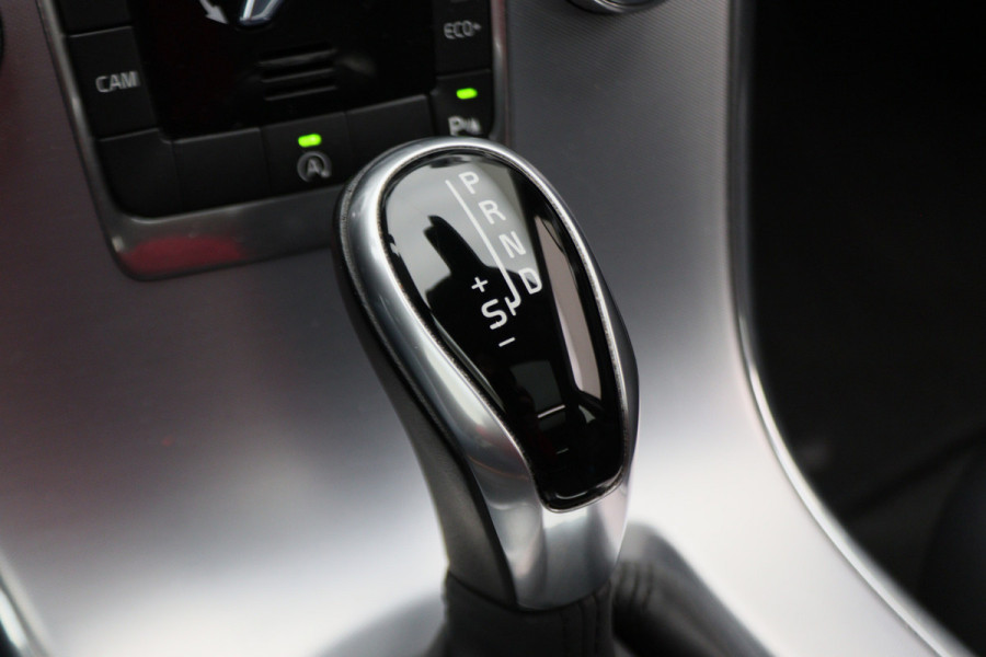 Volvo XC60 2.0 D4 FWD R-Design