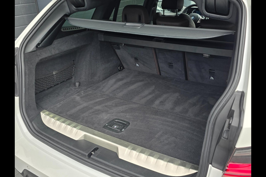 BMW 3 Serie Touring 330e M-Sport Panoramadak/Camera/Carplay/Cruise