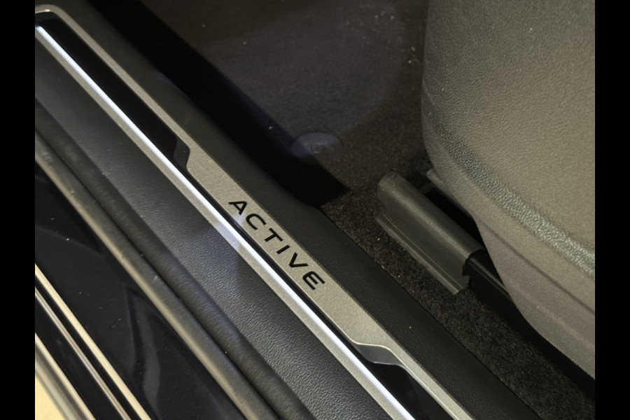 Volkswagen Tiguan 1.5 TSI Active | Apple Carplay | Stoel/Stuurverwarming | ACC | Camera