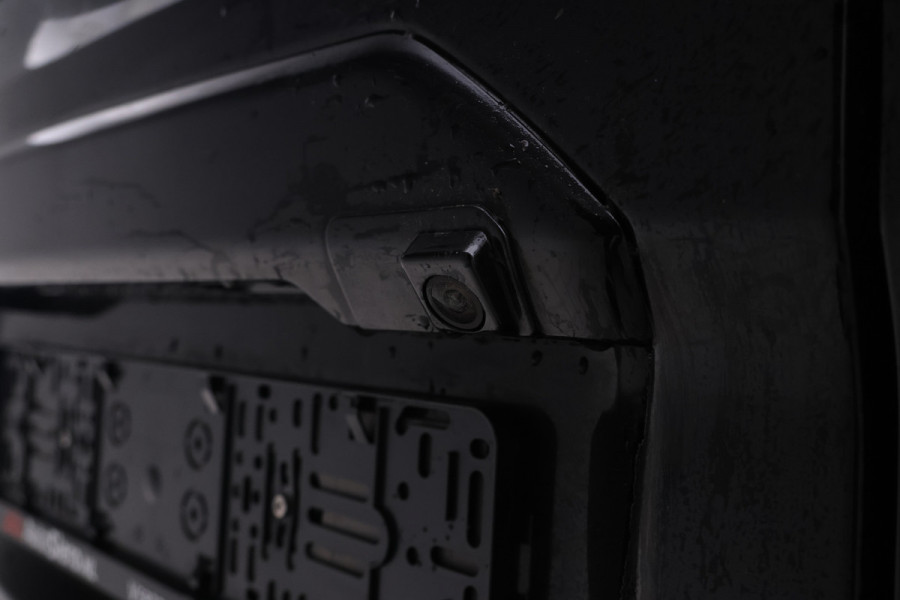 Ford Transit Custom 320 2.0 TDCI L2H1 Limited DC 170Pk, 5 Pers. Leer, 2x schuifdeur