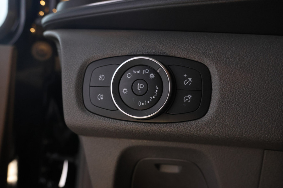 Ford Transit Custom 320 2.0 TDCI L2H1 Limited DC 170Pk, 5 Pers. Leer, 2x schuifdeur