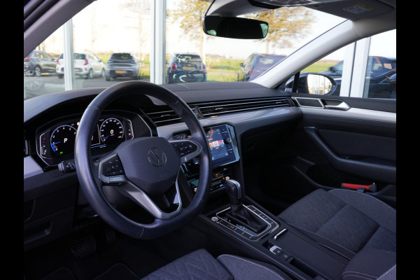 Volkswagen Passat Variant 1.5 TSI Business | Navigatie | Travel Assist | ACC | Climate Control | Android/Apple Carplay