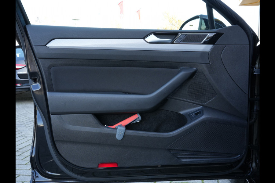 Volkswagen Passat Variant 1.5 TSI Business | Navigatie | Travel Assist | ACC | Climate Control | Android/Apple Carplay