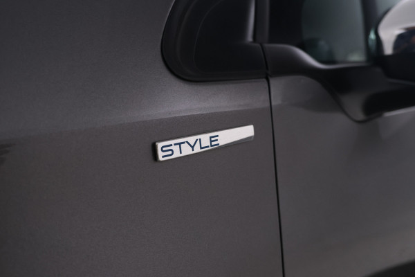 Peugeot 2008 1.2 PureTech Active Navigatie, Led, Climate .