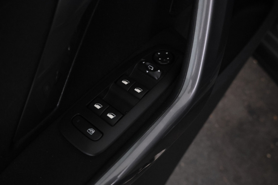 Peugeot 2008 1.2 PureTech Active Navigatie, Led, Climate .