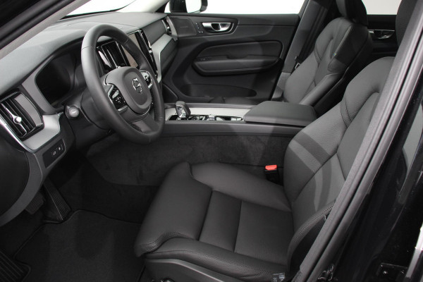 Volvo XC60 2.0 T6 Plug-in hybrid AWD Plus Dark Volvo XC60 2.0 Recharge T6 AWD Plus Dark | Nieuw! | Leder | Navigatie | Google | Harman Kardon | Panorama dak | Lichtmetalen Velgen 19" | Dab | Stoelverwarming | Camera | Led