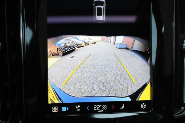 Volvo XC60 2.0 T6 Plug-in hybrid AWD Plus Dark Volvo XC60 2.0 Recharge T6 AWD Plus Dark | Nieuw! | Leder | Navigatie | Google | Harman Kardon | Panorama dak | Lichtmetalen Velgen 19" | Dab | Stoelverwarming | Camera | Led