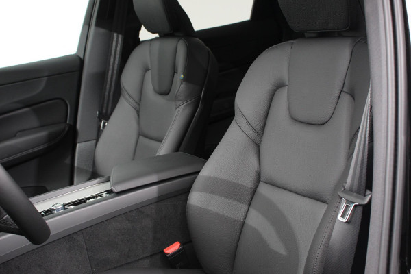 Volvo XC60 2.0 T6 Plug-in hybrid AWD Plus Dark Volvo XC60 2.0 Recharge T6 AWD Plus Dark | Nieuw! | Leder | Navigatie | Google | Harman Kardon | Panorama dak | Lichtmetalen Velgen 19" | Dab | Stoelverwarming | Camera | Led
