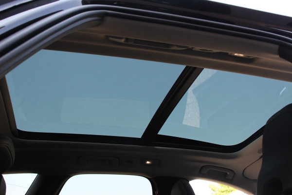 Volvo XC60 2.0 T6 Plug-in hybrid AWD Plus Dark Volvo XC60 2.0 Recharge T6 AWD Plus Dark | Nieuw! | Leder | Navigatie | Google | Harman Kardon | Panorama dak | Lichtmetalen Velgen 19" | Dab | Stoelverwarming | Camera | Led