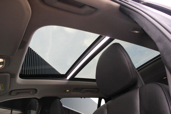 Volvo XC90 2.0 T8 Recharge AWD Ultimate Dark Leder Panorama-schuifdak Navigatie Harman Kardon Elektrisch bedienbare achterklep Camera