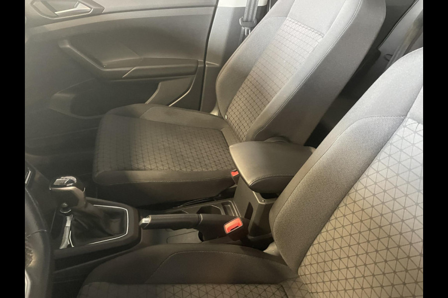 Volkswagen T-Cross 1.0 TSI 110pk DSG Life | Navigatie | Apple Carplay/Android Auto | Adaptive Cruise Control | Camera | Parkeersensoren | Stoelverwarming | Climatronic | Lane Assist