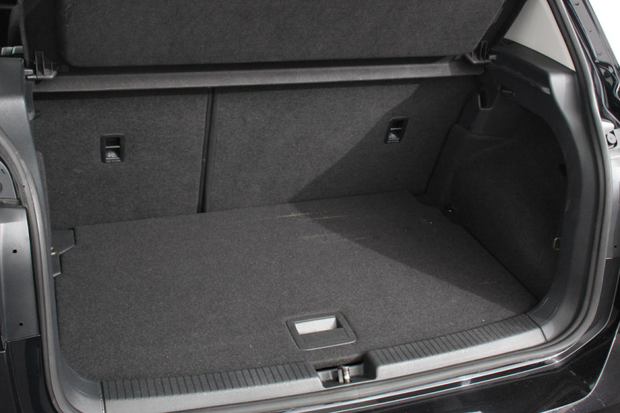 Volkswagen T-Cross 1.0 TSI 110pk DSG Life | Navigatie | Apple Carplay/Android Auto | Adaptive Cruise Control | Camera | Parkeersensoren | Stoelverwarming | Climatronic | Lane Assist