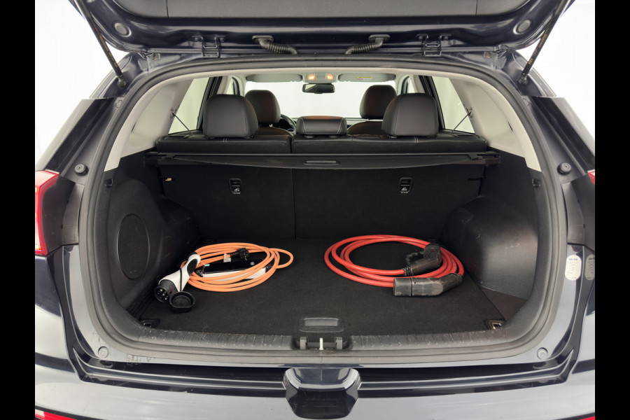 Kia e-Niro ExecutiveLine 64 kWh {SOH-89%}[ 3-Fase ] (INCL-BTW) Aut. *LUXURY-LEATHER | JBL-AUDIO | FULL-LED | NAVI-FULLMAP | DAB | ADAPTIVE-CRUISE | CAMERA | MEMORY-PACK | LANE-ASSIST | CCS-FASTLOADER | KEYLESS | DIGI-COCKPIT | 17"ALU*