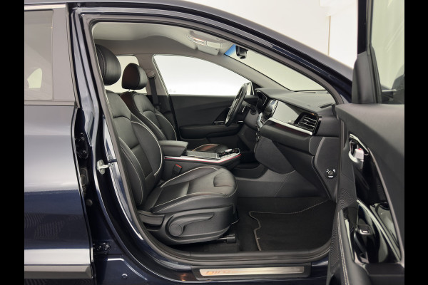 Kia e-Niro ExecutiveLine 64 kWh {SOH-89%}[ 3-Fase ] (INCL-BTW) Aut. *LUXURY-LEATHER | JBL-AUDIO | FULL-LED | NAVI-FULLMAP | DAB | ADAPTIVE-CRUISE | CAMERA | MEMORY-PACK | LANE-ASSIST | CCS-FASTLOADER | KEYLESS | DIGI-COCKPIT | 17"ALU*