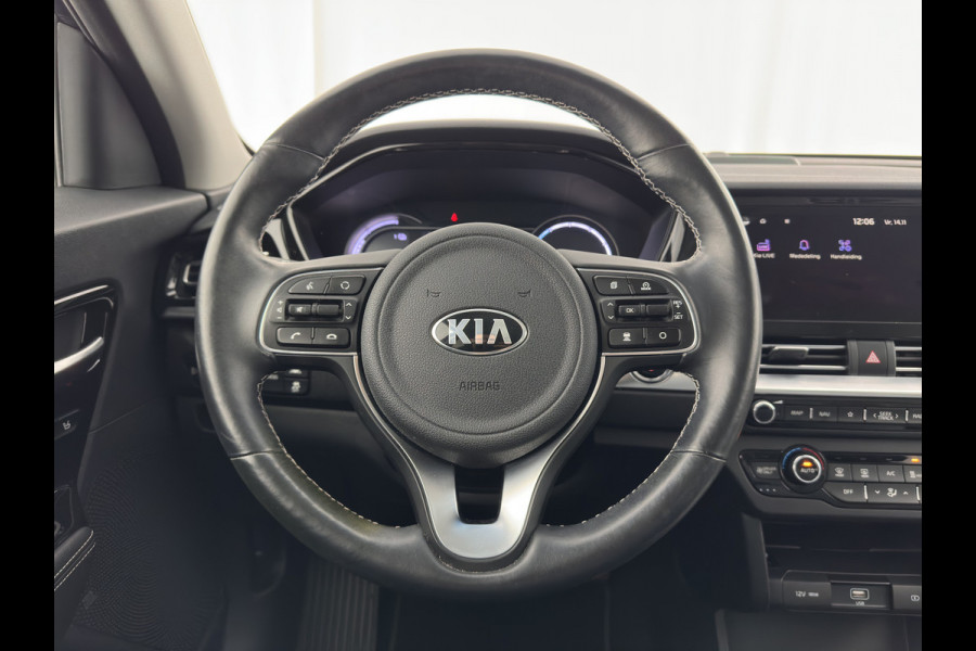 Kia e-Niro ExecutiveLine 64 kWh {SOH-89%}[ 3-Fase ] (INCL-BTW) Aut. *LUXURY-LEATHER | JBL-AUDIO | FULL-LED | NAVI-FULLMAP | DAB | ADAPTIVE-CRUISE | CAMERA | MEMORY-PACK | LANE-ASSIST | CCS-FASTLOADER | KEYLESS | DIGI-COCKPIT | 17"ALU*
