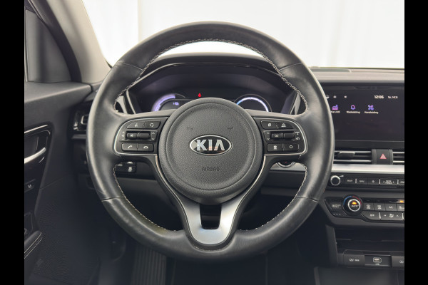 Kia e-Niro ExecutiveLine 64 kWh {SOH-89%}[ 3-Fase ] (INCL-BTW) Aut. *LUXURY-LEATHER | JBL-AUDIO | FULL-LED | NAVI-FULLMAP | DAB | ADAPTIVE-CRUISE | CAMERA | MEMORY-PACK | LANE-ASSIST | CCS-FASTLOADER | KEYLESS | DIGI-COCKPIT | 17"ALU*