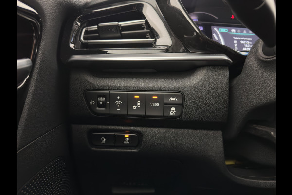 Kia e-Niro ExecutiveLine 64 kWh {SOH-89%}[ 3-Fase ] (INCL-BTW) Aut. *LUXURY-LEATHER | JBL-AUDIO | FULL-LED | NAVI-FULLMAP | DAB | ADAPTIVE-CRUISE | CAMERA | MEMORY-PACK | LANE-ASSIST | CCS-FASTLOADER | KEYLESS | DIGI-COCKPIT | 17"ALU*