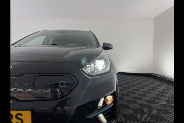 Kia e-Niro ExecutiveLine 64 kWh {SOH-89%}[ 3-Fase ] (INCL-BTW) Aut. *LUXURY-LEATHER | JBL-AUDIO | FULL-LED | NAVI-FULLMAP | DAB | ADAPTIVE-CRUISE | CAMERA | MEMORY-PACK | LANE-ASSIST | CCS-FASTLOADER | KEYLESS | DIGI-COCKPIT | 17"ALU*