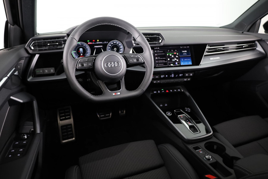 Audi A3 Sportback 40 TFSI e S edition 204pk | Verlengde garantie | Parkeercamera | Adaptieve cruise controle | Optiek pakket zwart Plus | Extra getint glas