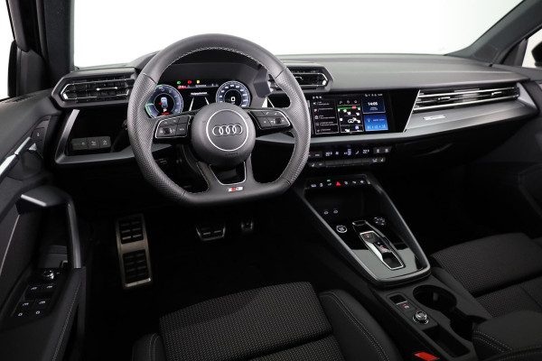 Audi A3 Sportback 40 TFSI e S edition 204pk | Verlengde garantie | Parkeercamera | Adaptieve cruise controle | Optiek pakket zwart Plus | Extra getint glas