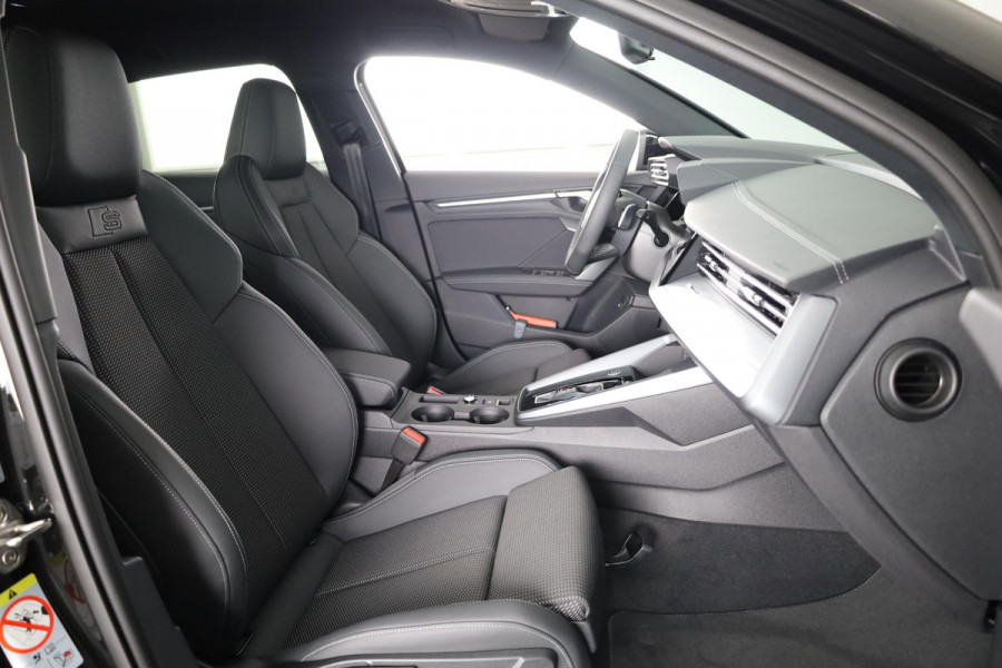 Audi A3 Sportback 40 TFSI e S edition 204pk | Verlengde garantie | Parkeercamera | Adaptieve cruise controle | Optiek pakket zwart Plus | Extra getint glas