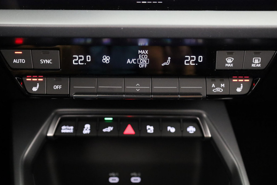 Audi A3 Sportback 40 TFSI e S edition 204pk | Verlengde garantie | Parkeercamera | Adaptieve cruise controle | Optiek pakket zwart Plus | Extra getint glas