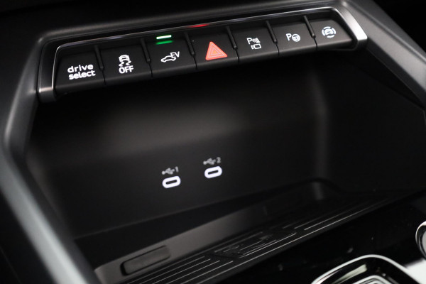Audi A3 Sportback 40 TFSI e S edition 204pk | Verlengde garantie | Parkeercamera | Adaptieve cruise controle | Optiek pakket zwart Plus | Extra getint glas
