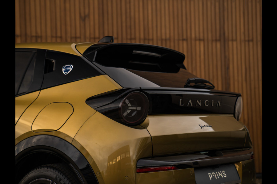 Lancia Ypsilon 1.2 Turbo Hybrid LX 110pk | Camera | Adapt. cruise | Velours interieur | SALA