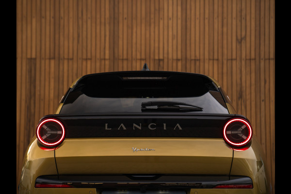 Lancia Ypsilon 1.2 Turbo Hybrid LX 110pk | Camera | Adapt. cruise | Velours interieur | SALA