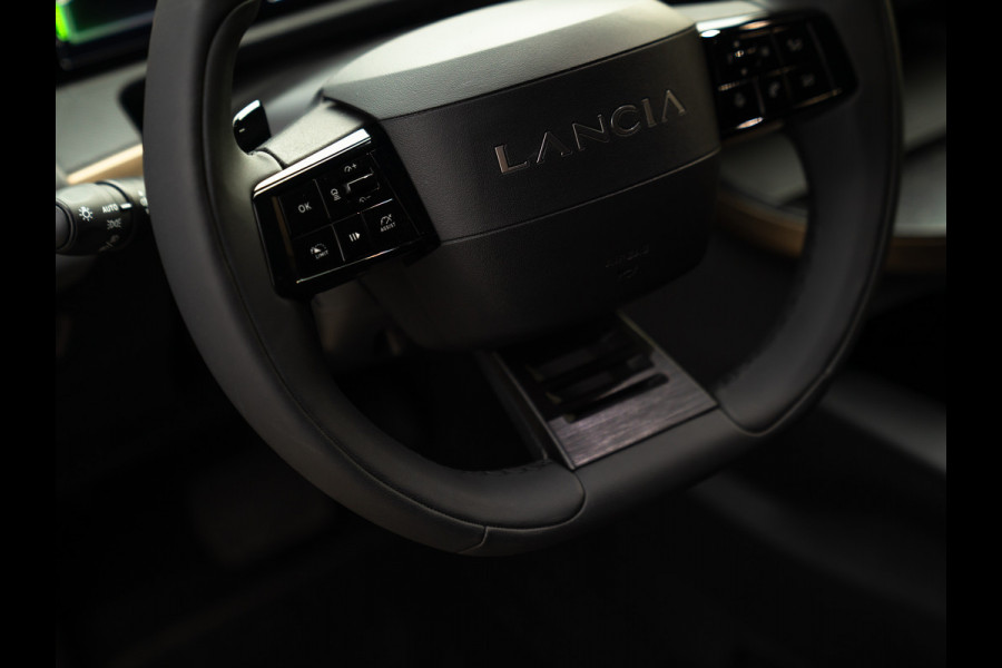 Lancia Ypsilon 1.2 Turbo Hybrid LX 110pk | Camera | Adapt. cruise | Velours interieur | SALA