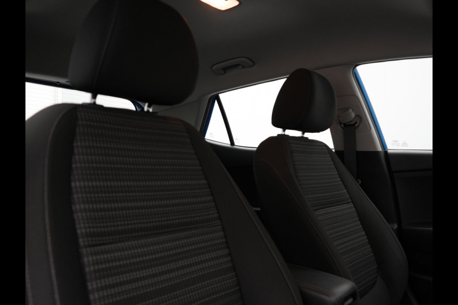 Kia Stonic 1.0 T-GDi MHEV DynamicLine 101pk Dealer O.H. | Apple Carplay | Stoelen & Stuur Verwarmd | Cruise Control | DAB | Pilot Assist |