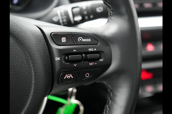 Kia Stonic 1.0 T-GDi MHEV DynamicLine 101pk Dealer O.H. | Apple Carplay | Stoelen & Stuur Verwarmd | Cruise Control | DAB | Pilot Assist |