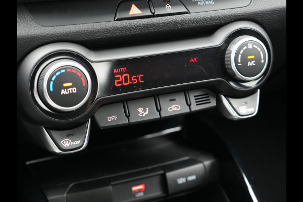 Kia Stonic 1.0 T-GDi MHEV DynamicLine 101pk Dealer O.H. | Apple Carplay | Stoelen & Stuur Verwarmd | Cruise Control | DAB | Pilot Assist |