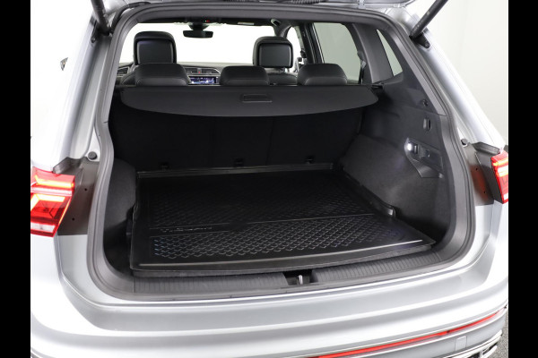 Volkswagen Tiguan Allspace 1.5 TSI R-Line Business 150PK | Automaat (DSG) | Wegklapbare trekhaak | Panoramadak