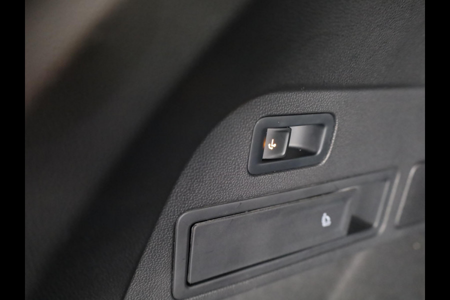 Volkswagen Tiguan Allspace 1.5 TSI R-Line Business 150PK | Automaat (DSG) | Wegklapbare trekhaak | Panoramadak