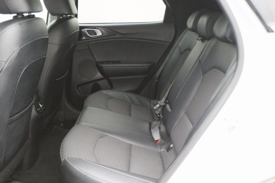 Kia Xceed 1.4 T-GDi DynamicPlusLine Climate, ACC, Camera, Verwarmde Stoel/Stuur, Apple Carplay, Trekhaak, 18''