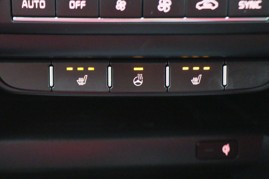 Kia Xceed 1.4 T-GDi DynamicPlusLine Climate, ACC, Camera, Verwarmde Stoel/Stuur, Apple Carplay, Trekhaak, 18''