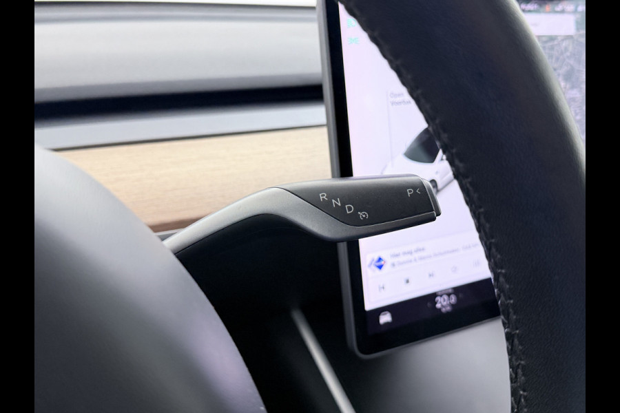 Tesla Model 3 RWD SR+ 60kWh 325PK Lmv 18" AutoPilot Leder PanoDak Adaptive-Cruise Lmv Camera's Elektr.-Stuur+Stoelen+Spiegels+Geheugen+Easy-En Navi LED Comfortstoelen ACC DAB Keyless en Voorverwarmen interieur via App One-Pedal-Drive Origineel Nederlandse auto tot 11kw laden thuis! Garantie Accu tot 10-12-2027 max 160.000km 1.584kg licht!