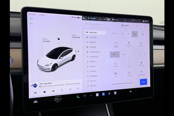 Tesla Model 3 RWD SR+ 60kWh 325PK Lmv 18" AutoPilot Leder PanoDak Adaptive-Cruise Lmv Camera's Elektr.-Stuur+Stoelen+Spiegels+Geheugen+Easy-En Navi LED Comfortstoelen ACC DAB Keyless en Voorverwarmen interieur via App One-Pedal-Drive Origineel Nederlandse auto tot 11kw laden thuis! Garantie Accu tot 10-12-2027 max 160.000km 1.584kg licht!