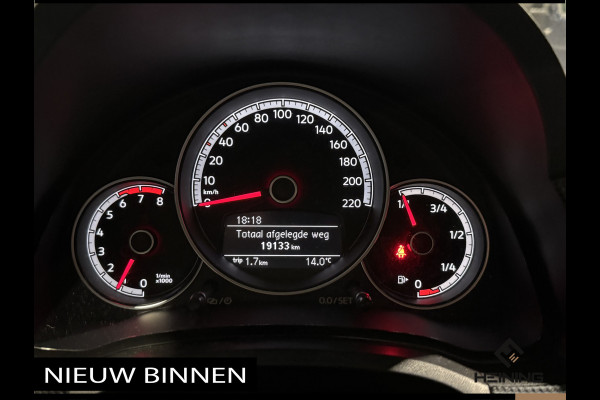 Volkswagen up! 1.0 Comfort-Pakket. Camera. Automatische Airco. PDC. NAP