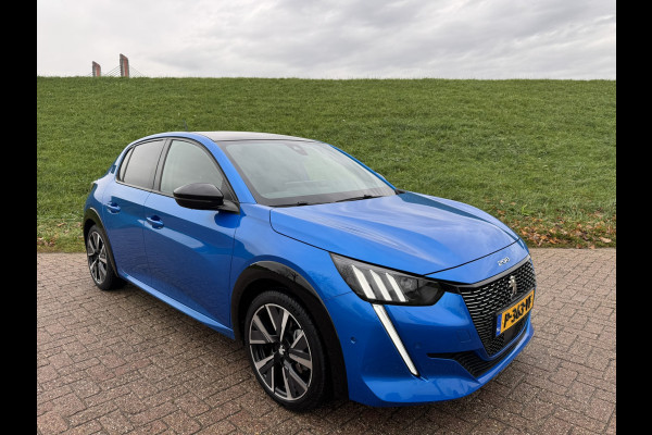 Peugeot 208 1.2 PureTech GT-Line Pano | Stoelverwarming | Apple Carplay | Achteruitrij Camera