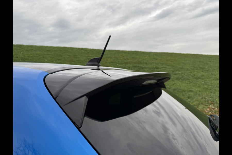 Peugeot 208 1.2 PureTech GT-Line Pano | Stoelverwarming | Apple Carplay | Achteruitrij Camera