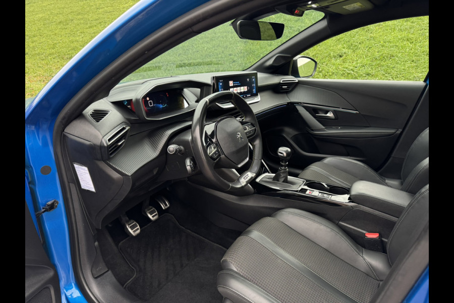 Peugeot 208 1.2 PureTech GT-Line Pano | Stoelverwarming | Apple Carplay | Achteruitrij Camera