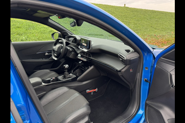 Peugeot 208 1.2 PureTech GT-Line Pano | Stoelverwarming | Apple Carplay | Achteruitrij Camera