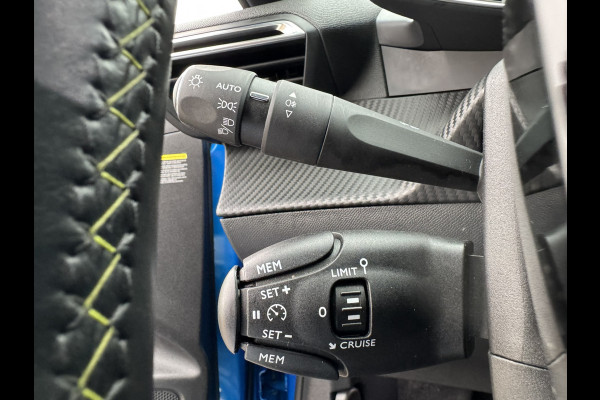 Peugeot 208 1.2 PureTech GT-Line Pano | Stoelverwarming | Apple Carplay | Achteruitrij Camera
